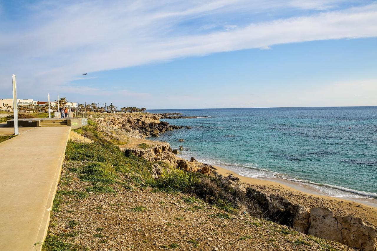 Spacious 2 Bedroom Appartment Near Mall -Internet 1Gbps Paphos Exterior photo