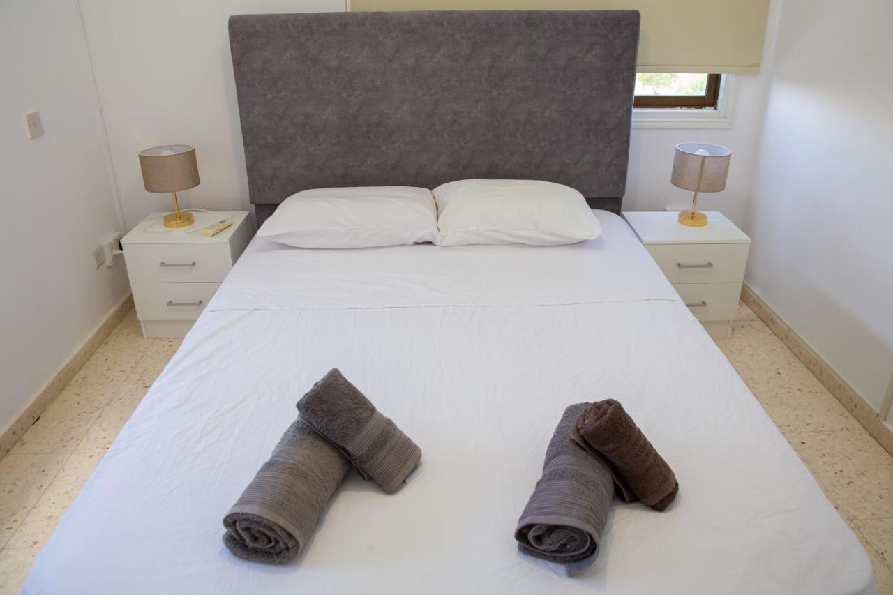 Spacious 2 Bedroom Appartment Near Mall -Internet 1Gbps Paphos Exterior photo
